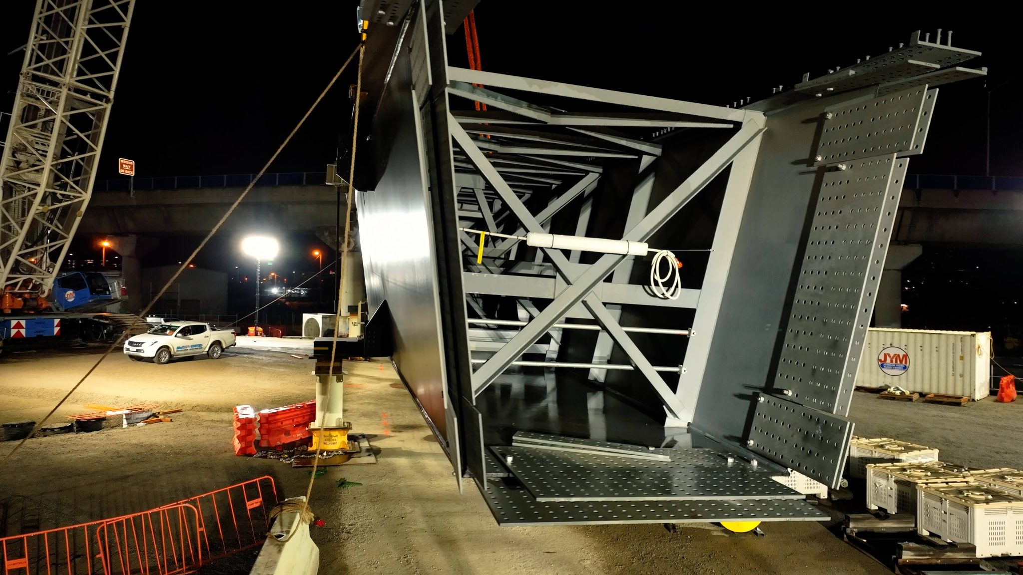 Steel girder installation on West Gate Tunnel Project